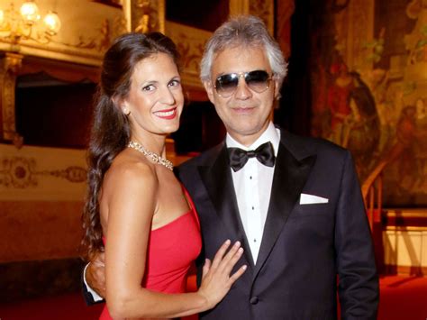 Andrea Bocelli su žmona Veronica ir vaikais
