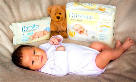 Kūdikis be sauskelnių, leidžiant odai kvėpuoti