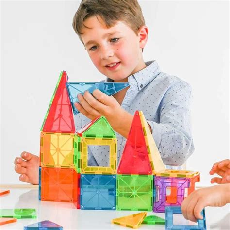 Pavyzdžiai magnetinių konstruktorių rinkinių