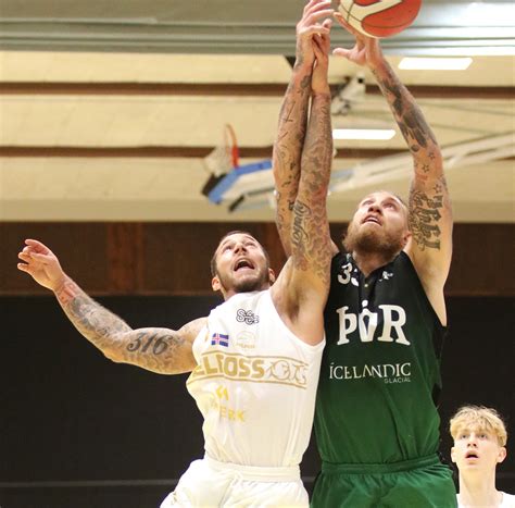 Ronaldas Rutkauskas žaidžiantis krepšinį