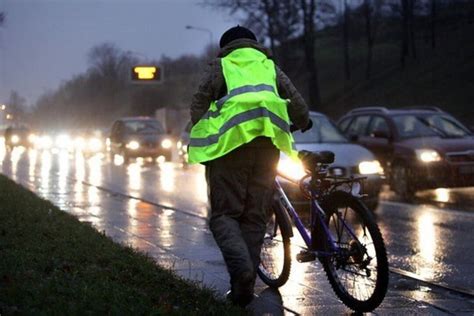 Atšvaitų nauda matomumui tamsiu paros metu
