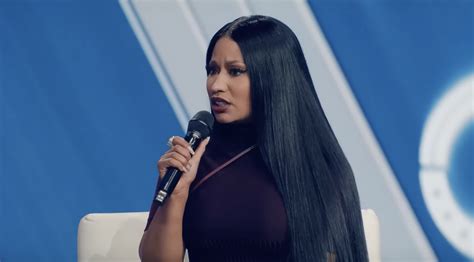 Nicki Minaj albumų viršeliai