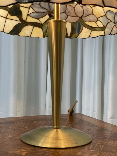 vaikiškas stalo šviestuvas su triušio motyvu