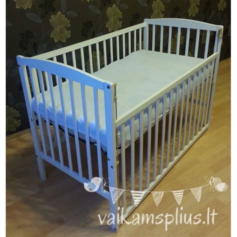 Vaikiškos lovytės su ratukais ir nuleidžiamu šonu