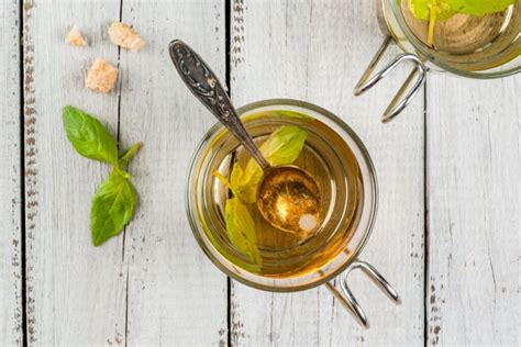 baziliko lapai ir arbata
