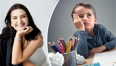 Tėvai, padedantys vaikui su namų darbais