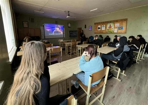 Simbolinė iliustracija apie gyvybės pradžią ir etines dilemas