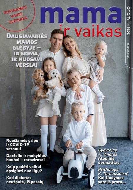 Mama, žindanti kūdikį, artimas planas.