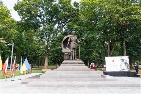 Skulptūra Aleksandrui Jogailaičiui Kaune