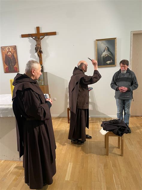 Kauno Šv. Kryžiaus bažnyčios metrikų knygų puslapiai