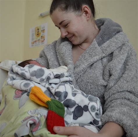 naujagimio mamai maitinimas