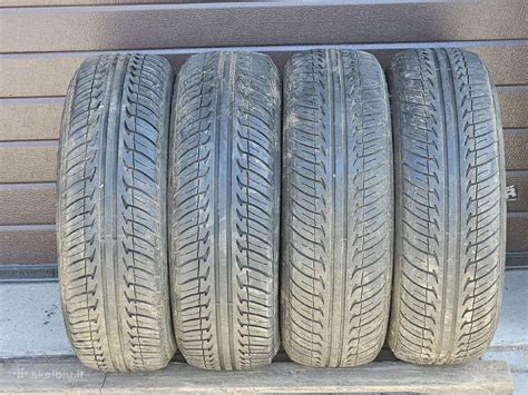 Automobilio padangos su guzu