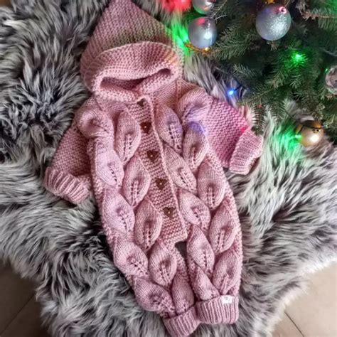 Naujagimio kombinezonas mezgimo schema