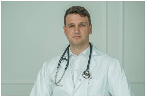 Jaunas gydytojas pediatras
