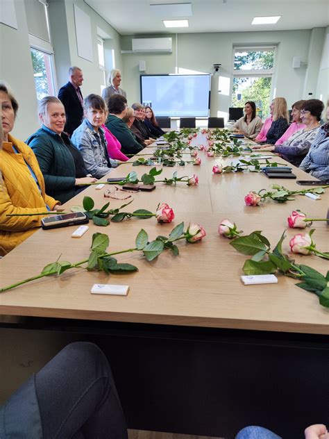 Socialinių paslaugų centro darbuotojai konsultuoja gyventojus