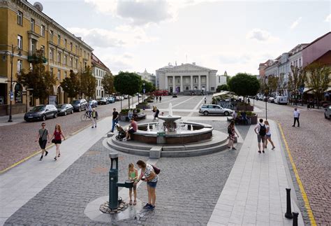 Ventspilio rotušės aikštė