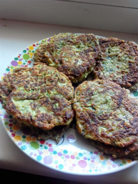 Cukinijos ir pievagrybių blynai