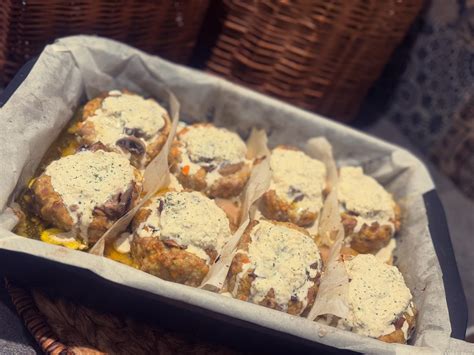 Cukinijos su sūriu ir pievagrybiais