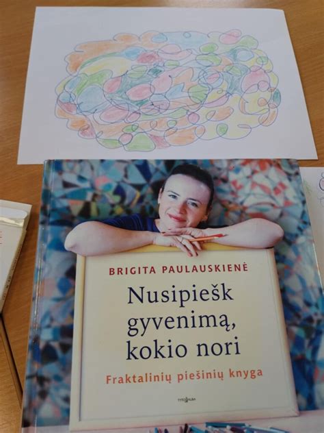 Senjorai, dalyvaujantys bendroje veikloje globos namuose