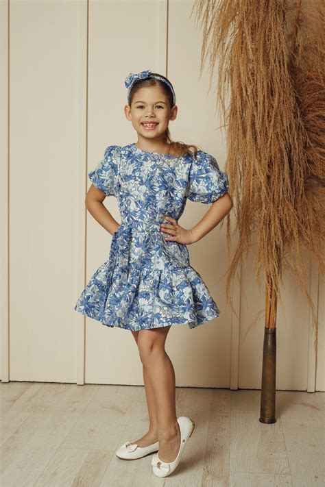 mergaitės bateliai prie suknelės