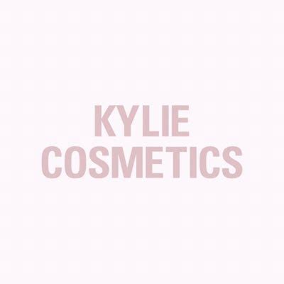 Kylie Cosmetics produktai ir logotipas