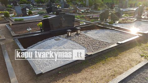 Antkapiai kapinėse