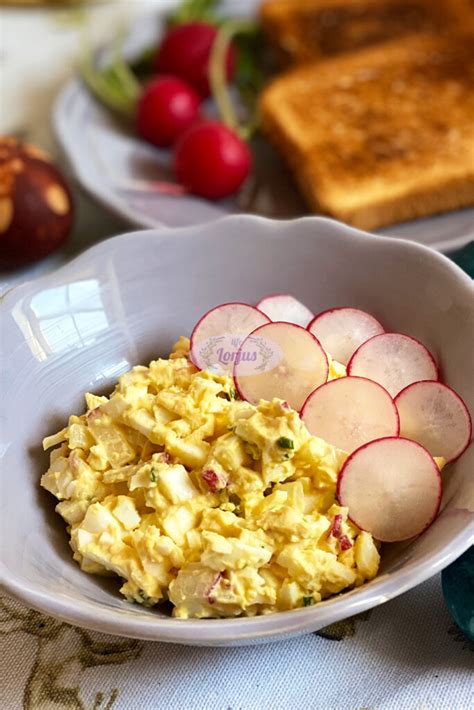 Paruoštos ridikėlių ir kiaušinių salotos
