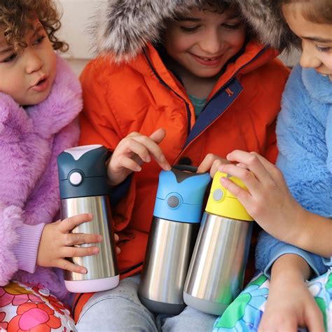 vaikiški reikmenys: indai, miegmaišiai, gertuvės