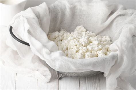 Schema, kaip pasigaminti varškės sūrį namuose