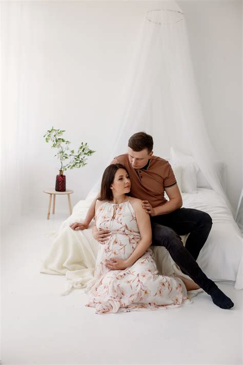 Nėštumo fotosesija studijoje