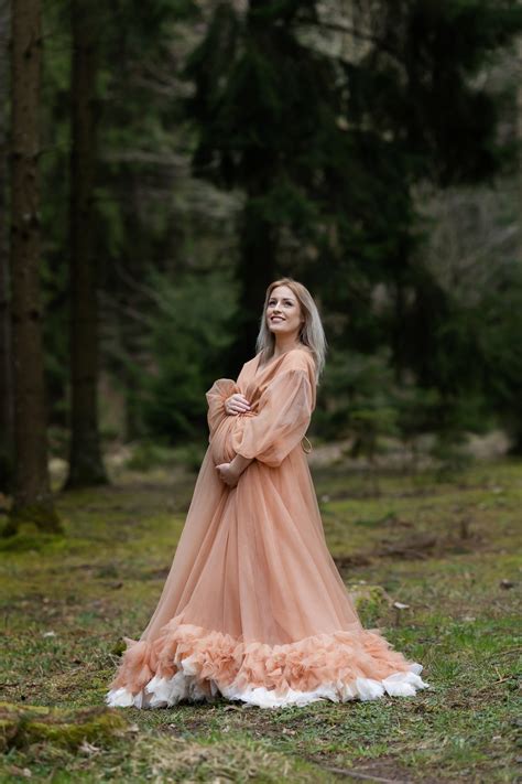 Švelnus makiažas nėštumo fotosesijai