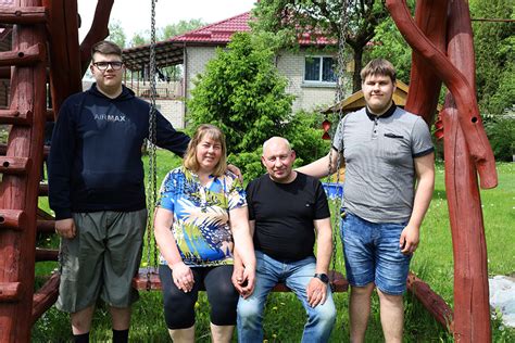 Žmonės, besimokantys meilės ir pagarbos
