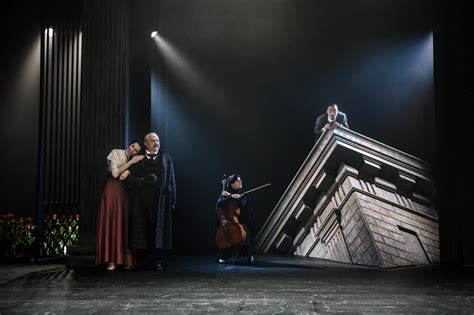 Scena iš spektaklio su Brigita Dalgėde