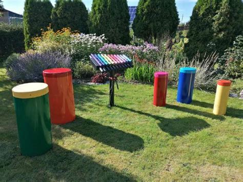 Lauko muzikos instrumentai vaikų žaidimų aikštelėje