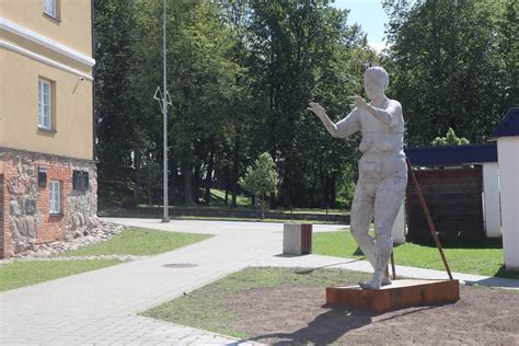 Mykolo Saukos skulptūrų parko fragmentas