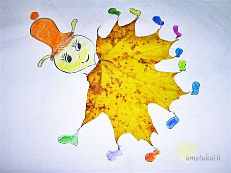 vaikai daro besmegenį iš popieriaus