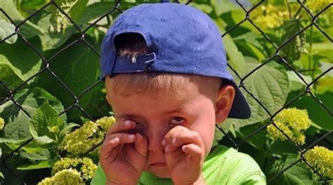 Tėvai, ramiai reaguojantys į vaiko pykčio priepuolį