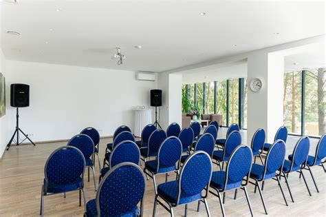 Konferencijos salė su dalyviais