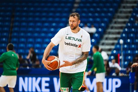 Donatas Motiejūnas su apdovanojimais