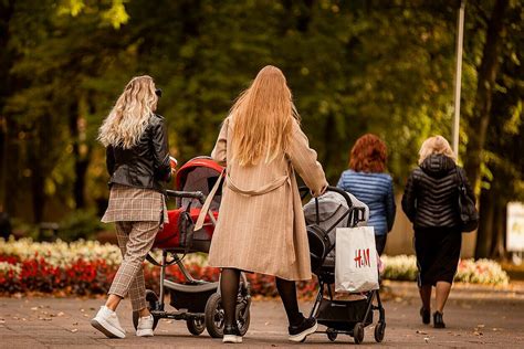Statistika apie motinų ir naujagimių mirtingumą per šimtmetį