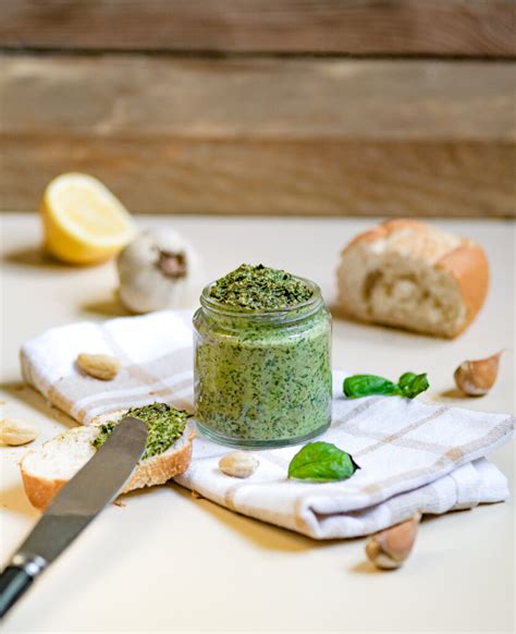 Pesto padažas ir ingredientai