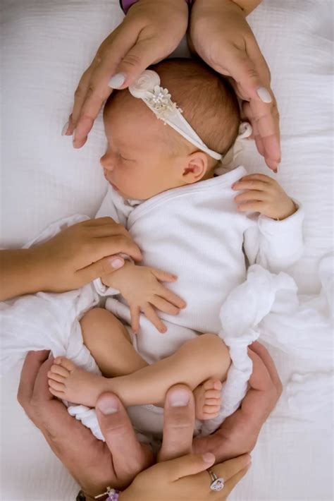 Įvairios naujagimio situacijos sapne