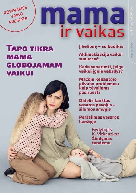 vaikas apkabina mama
