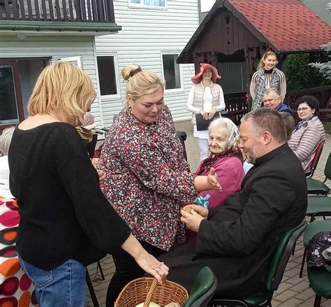 Darbuotojai senelių globos namuose