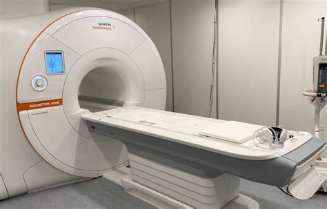 Magnetinio rezonanso tomografijos (MRT) vaizdas, rodantis hipofizės adenomą