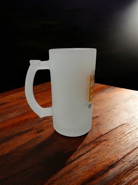 Istorinė nuotrauka ar iliustracija su dviratininku ir alaus bokalu