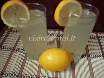 Citrina vandenyje