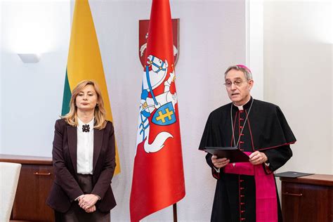 Sutarties pasirašymas tarp globos namų ir gyventojo