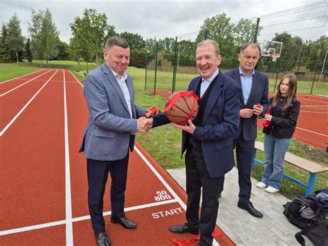 Viktoras Blinovas žaidžia krepšinį