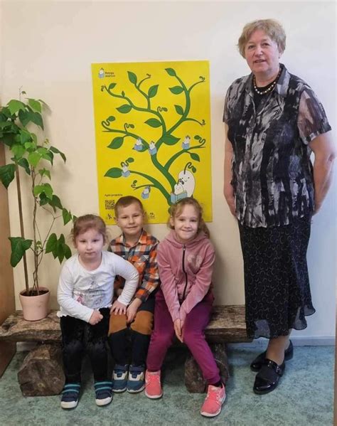 Vaikai, dalyvaujantys edukaciniame renginyje dzūkų tarmės tema